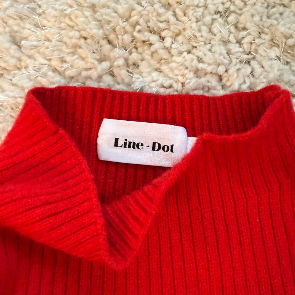Line & Dot Sweater - Picture 4 of 4